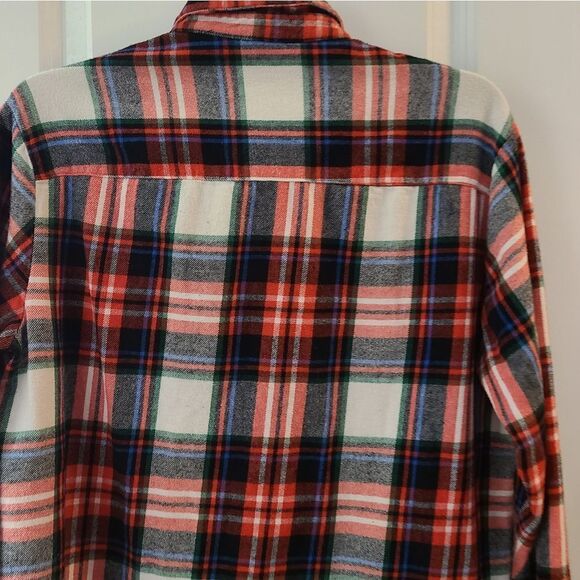 Old Navy Flannel Cotton Button Down Shirt - Picture 9 of 9